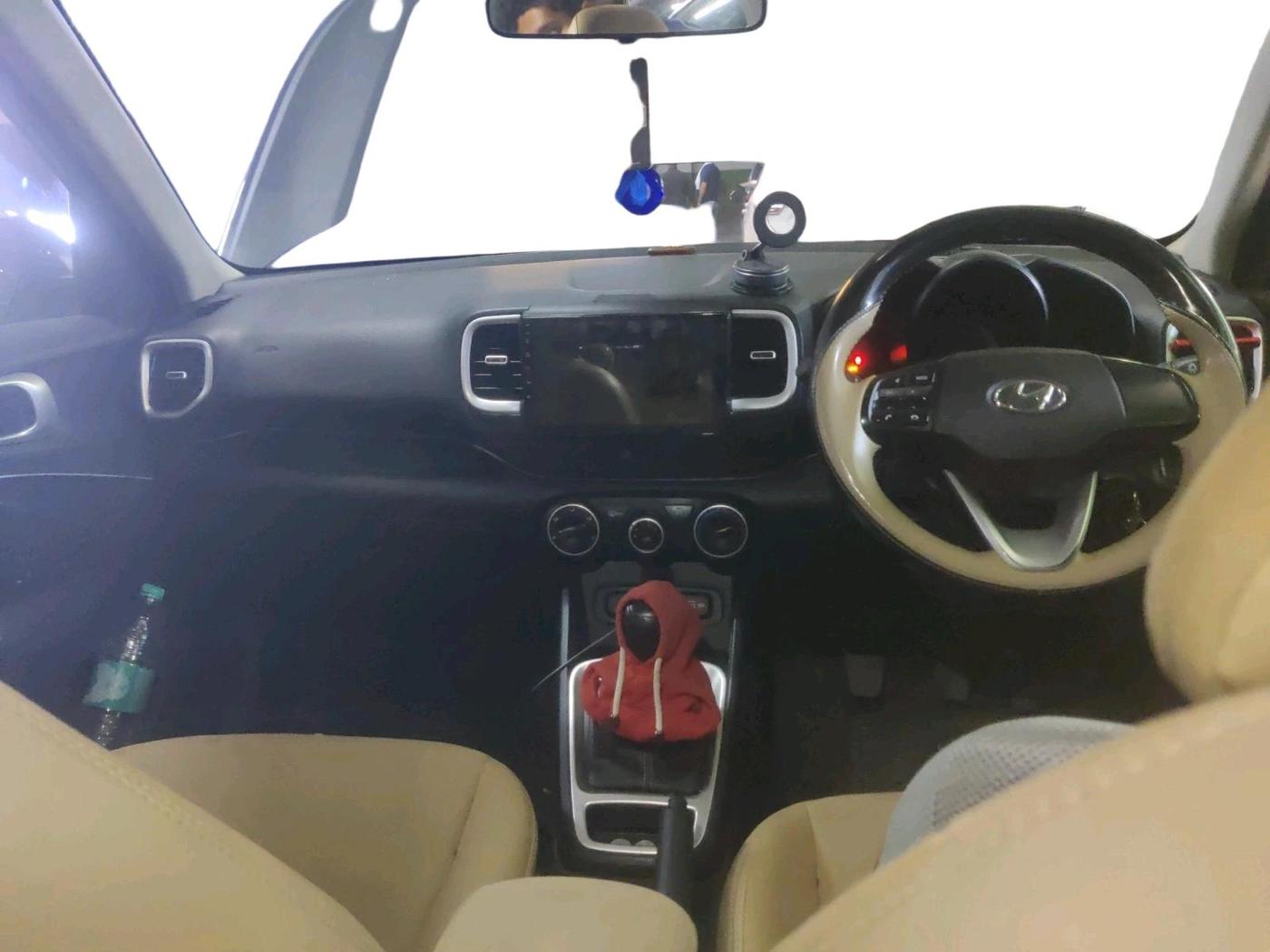 2022 Hyundai VENUE S 1.2, Petrol, Manual, 55,110 km, interior