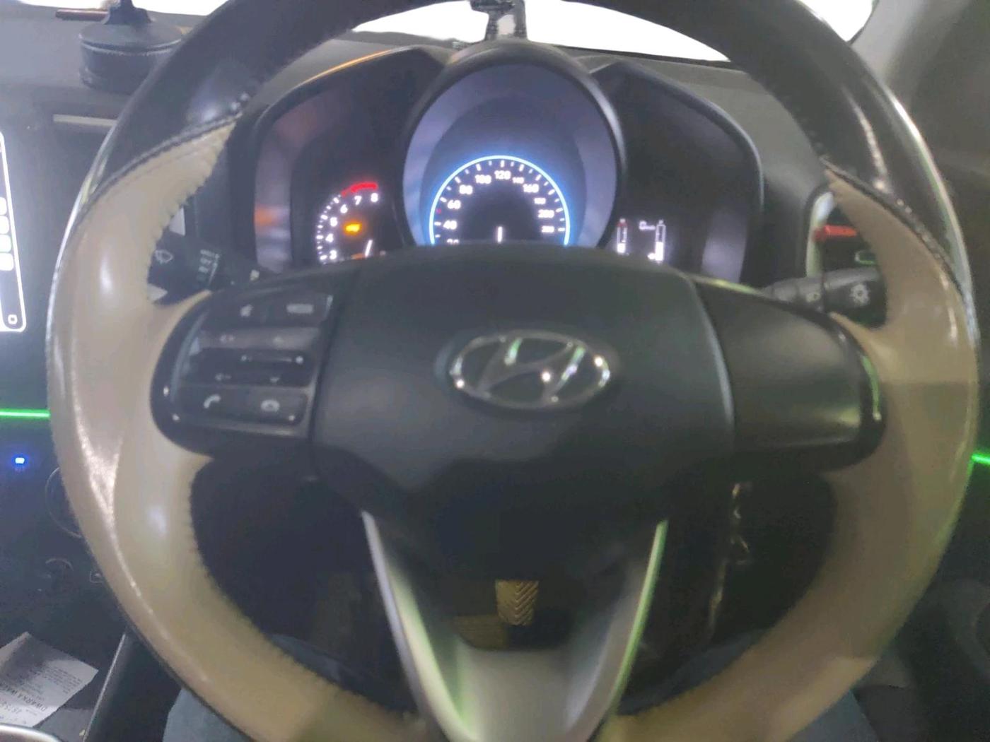 2022 Hyundai VENUE S 1.2, Petrol, Manual, 55,110 km, interior