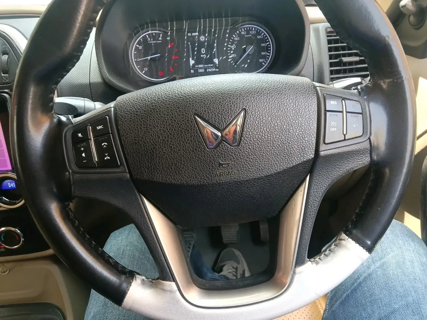 2024 Mahindra BOLERO NEO N 4, Diesel, Manual, 24,294 km, interior
