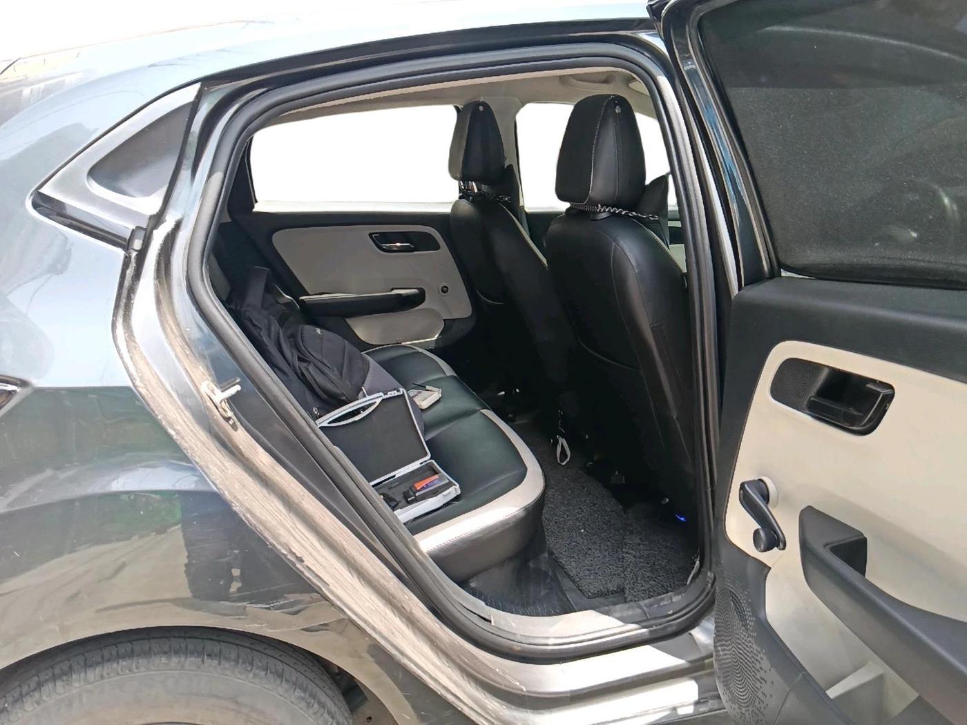 2021 Tata ALTROZ XE PETROL, Petrol, Manual, 45,939 km, interior