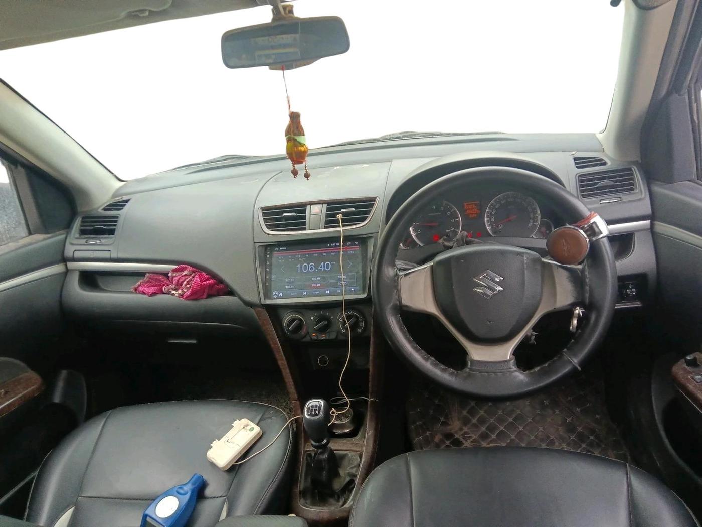 2014 Maruti Swift VXI, CNG, Manual, 1,00,269 km, interior