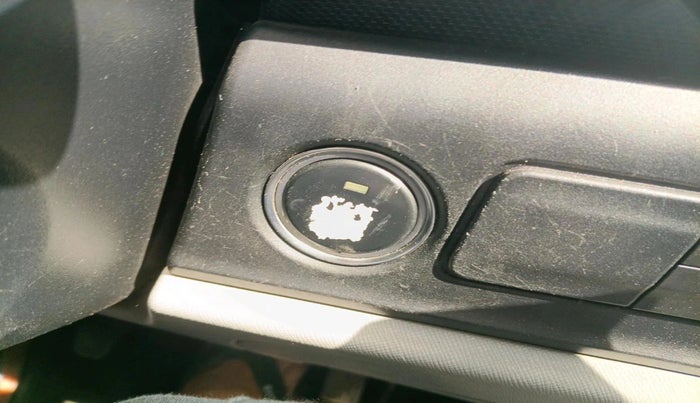 2021 Tata ALTROZ XZ PETROL, Petrol, Manual, 34,417 km, interior