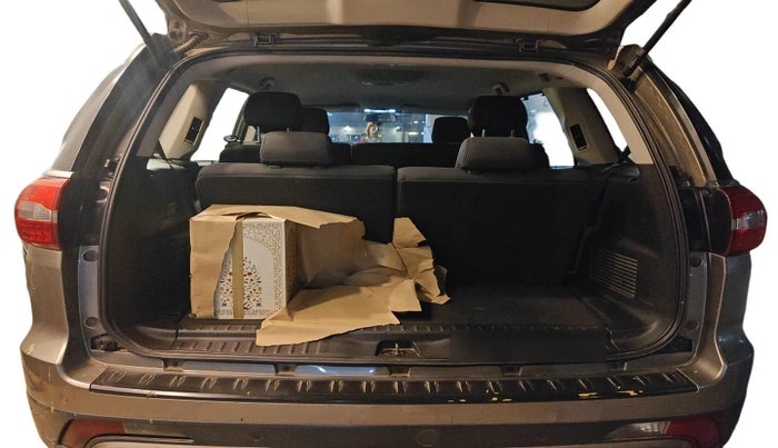 2018 Tata Hexa XMA 4X2 7 STR, Diesel, Automatic, 82,000 km, exterior