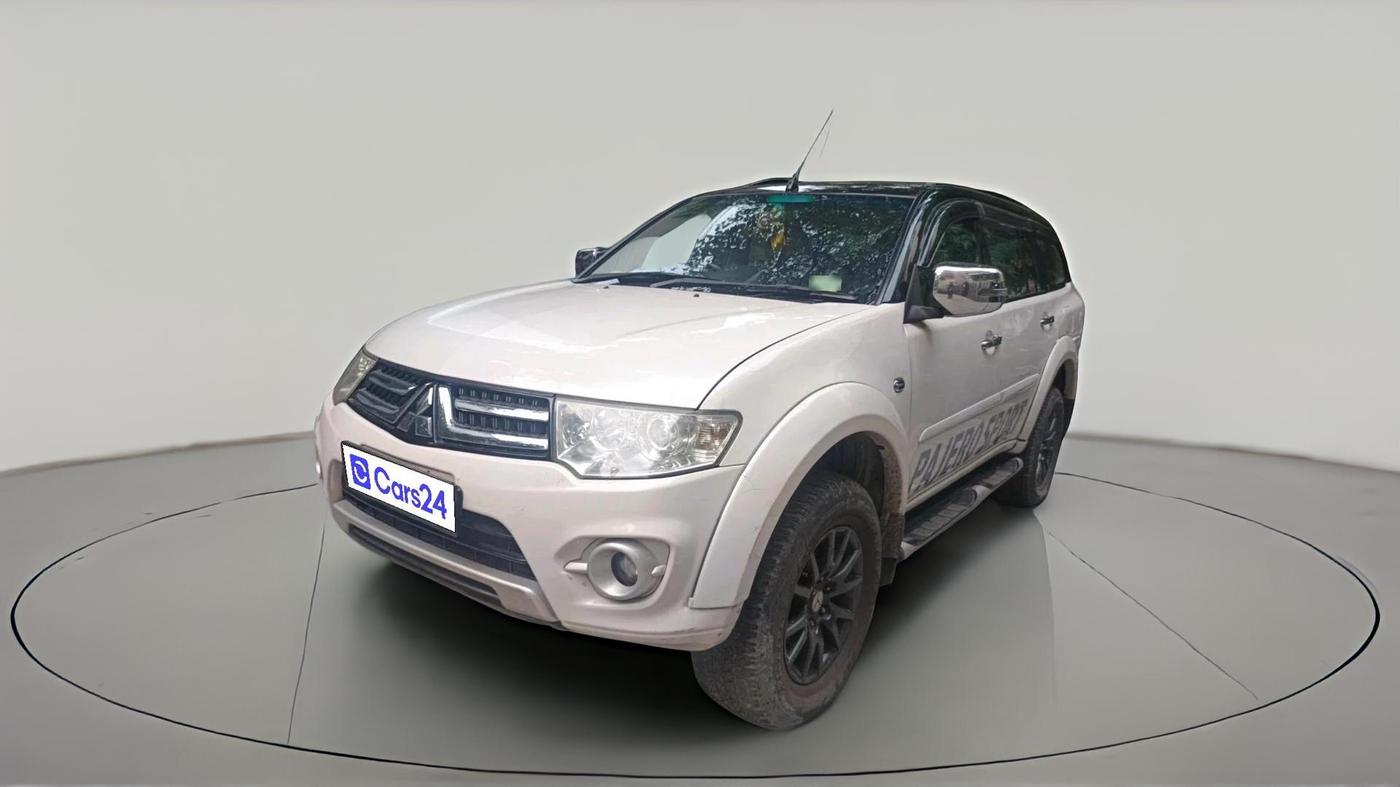 2017 Mitsubishi Pajero Sport 2.5 AT 4X2, Diesel, Automatic, 1,22,117 km, exterior