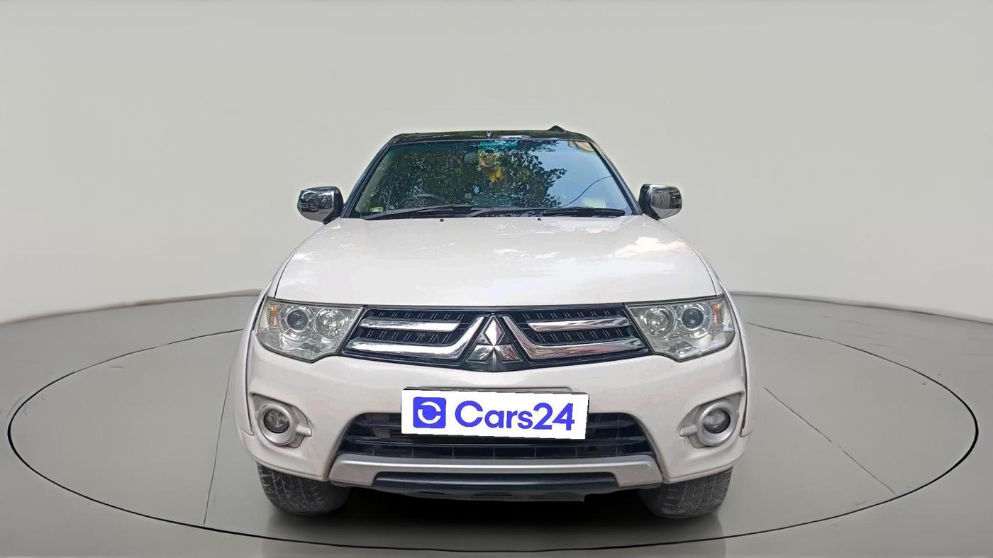 2017 Mitsubishi Pajero Sport 2.5 AT 4X2, Diesel, Automatic, 1,22,117 km, exterior