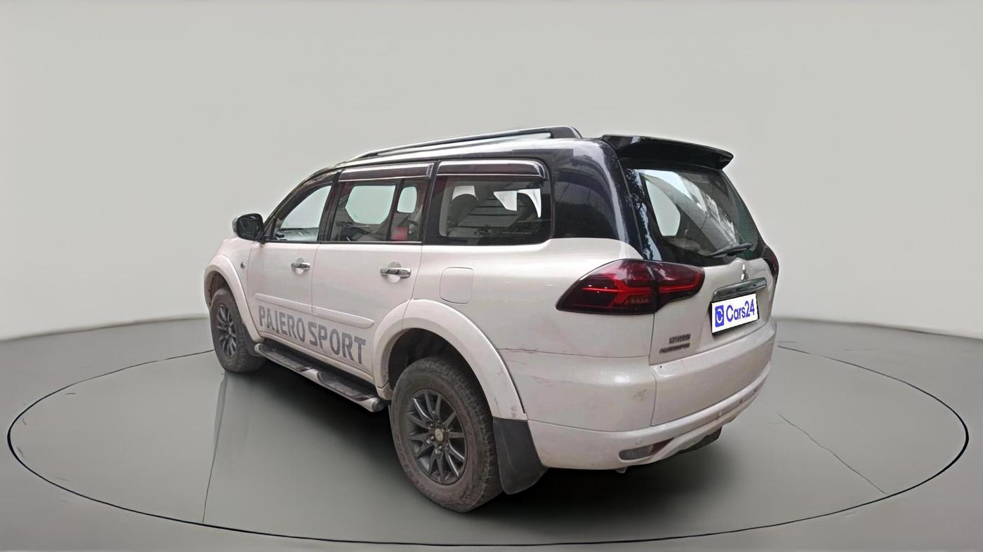 2017 Mitsubishi Pajero Sport 2.5 AT 4X2, Diesel, Automatic, 1,22,117 km, exterior