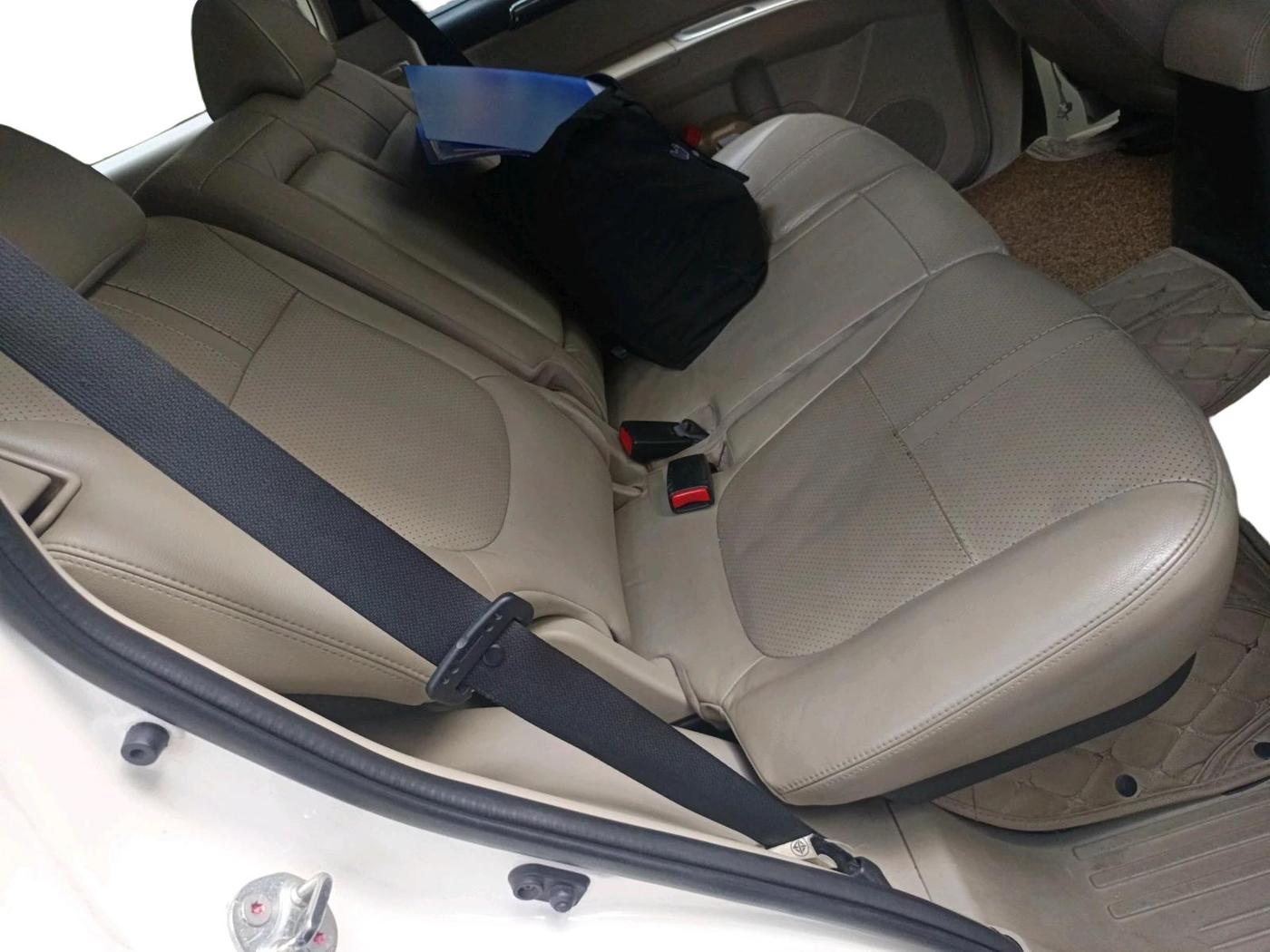 2017 Mitsubishi Pajero Sport 2.5 AT 4X2, Diesel, Automatic, 1,22,117 km, interior