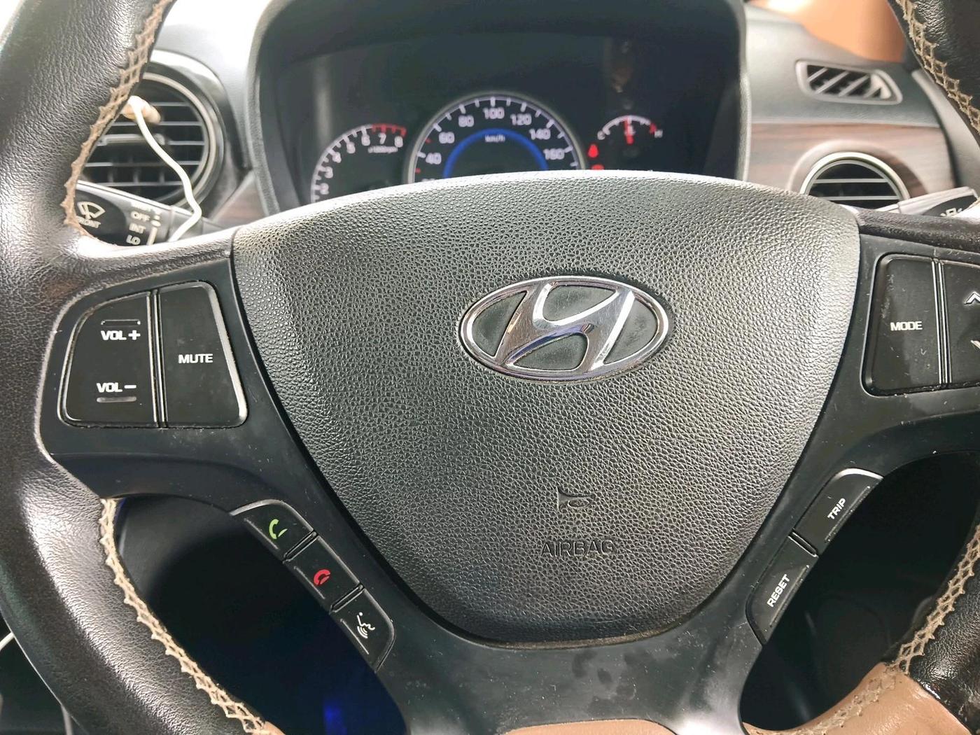 2018 Hyundai Grand i10 SPORTZ AT 1.2 KAPPA VTVT, Petrol, Automatic, 1,13,822 km, interior