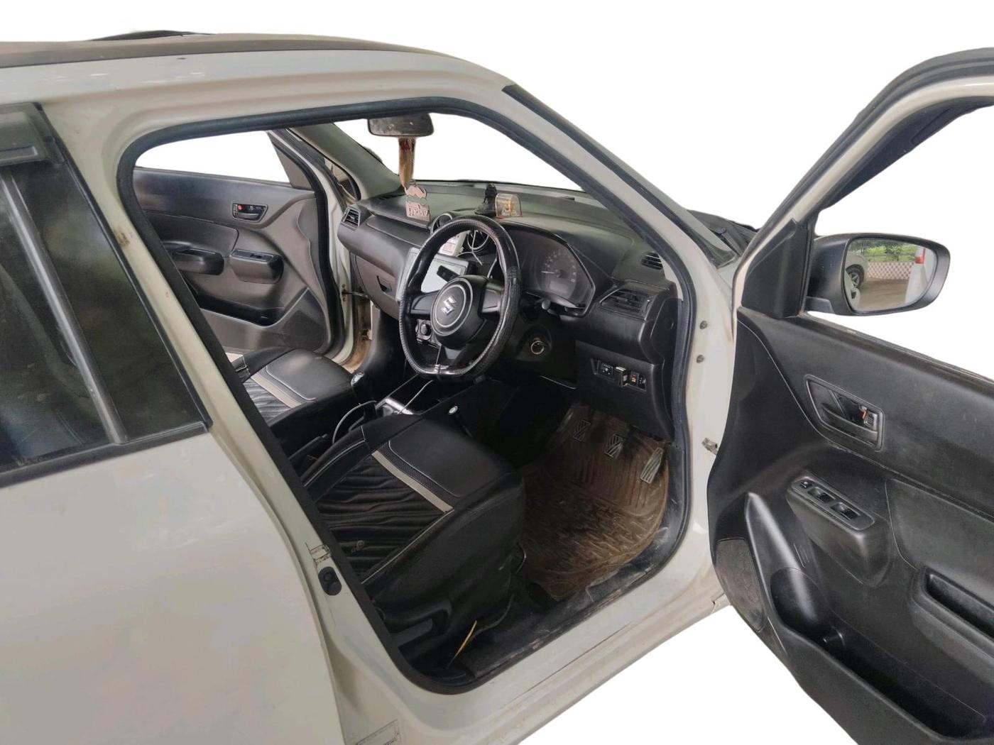 2018 Maruti Swift LXI, CNG, Manual, 86,048 km, interior