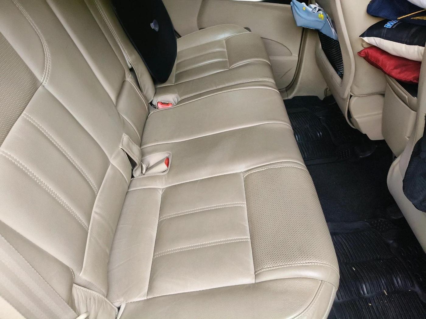 2016 Mahindra XUV500 W10, Diesel, Manual, 61,539 km, interior