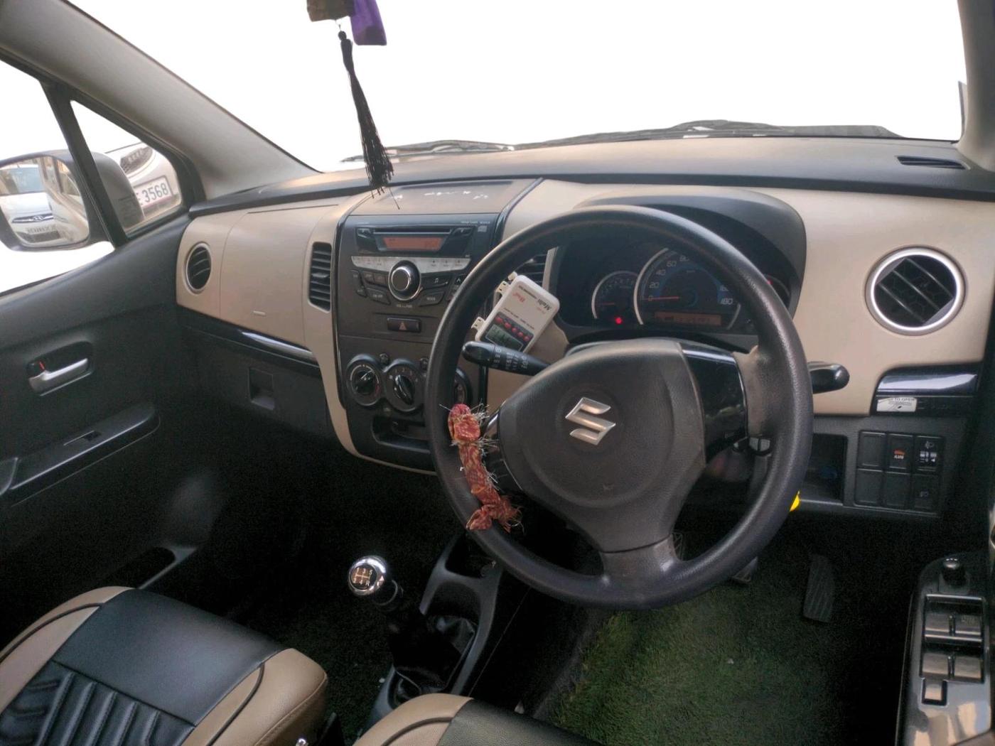 2017 Maruti Wagon R 1.0 VXI, Petrol, Manual, 1,27,109 km, interior