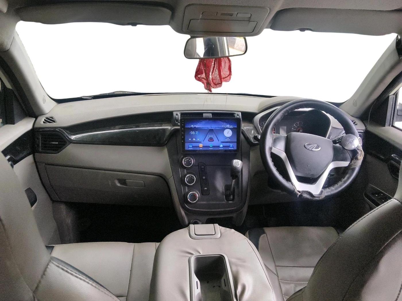 2016 Mahindra Kuv100 K6 6 STR, CNG, Manual, 1,13,743 km, interior