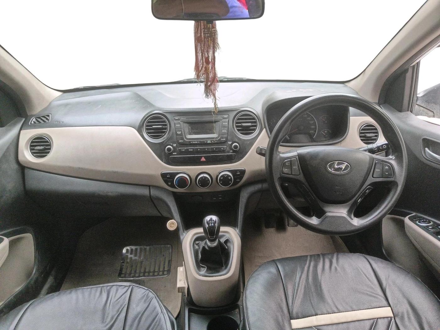 2016 Hyundai Grand i10 SPORTZ 1.1 CRDI, Diesel, Manual, 37,802 km, interior