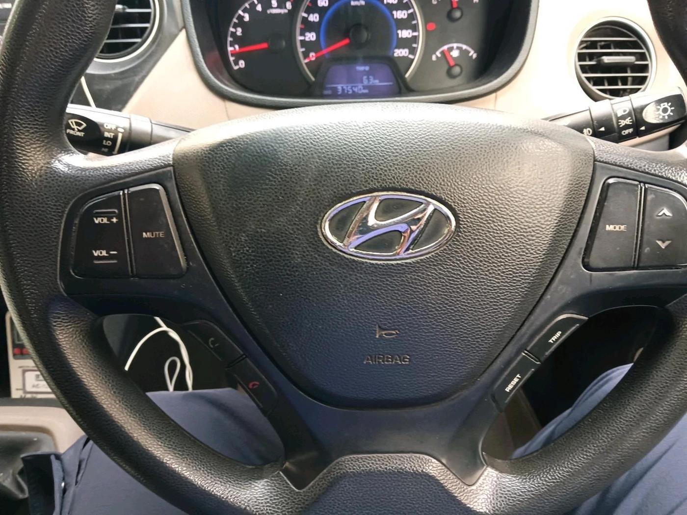 2016 Hyundai Grand i10 SPORTZ 1.1 CRDI, Diesel, Manual, 37,802 km, interior