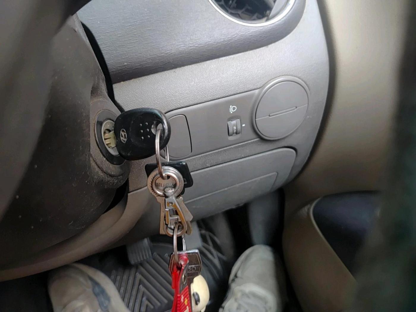 2012 Hyundai i10 MAGNA 1.2, Petrol, Manual, 38,000 km, interior