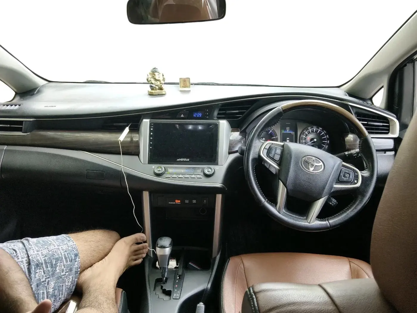 2017 Toyota Innova Crysta 2.8 ZX AT 7 STR, Diesel, Automatic, 1,54,759 km, interior