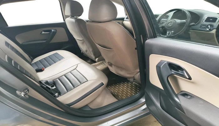 2013 Volkswagen Polo COMFORTLINE 1.2L PETROL, Petrol, Manual, 1,29,078 km, interior