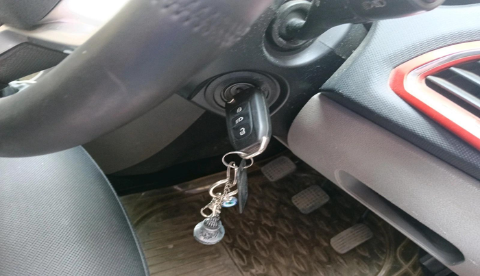 2017 Tata Tiago XZ PETROL, Petrol, Manual, 79,255 km, interior