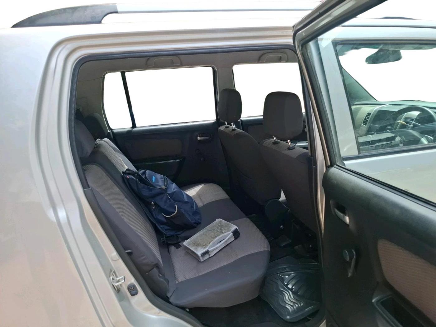 2013 Maruti Wagon R 1.0 LXI, Petrol, Manual, 13,658 km, interior