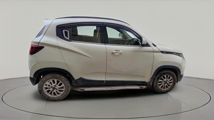 2016 Mahindra Kuv100 K8 6 STR, CNG, Manual, 41,238 km, exterior