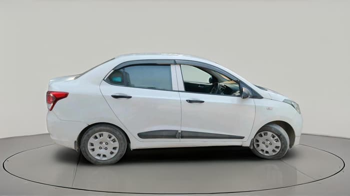 2018 Hyundai Xcent E+, CNG, Manual, 1,17,452 km, exterior
