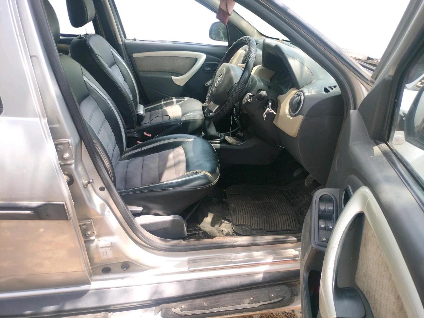 2014 Renault Duster RXL PETROL, Petrol, Manual, 50,369 km, interior
