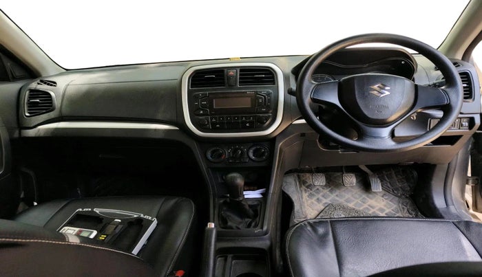 2022 Maruti Vitara Brezza LXI, Petrol, Manual, 9,589 km, interior