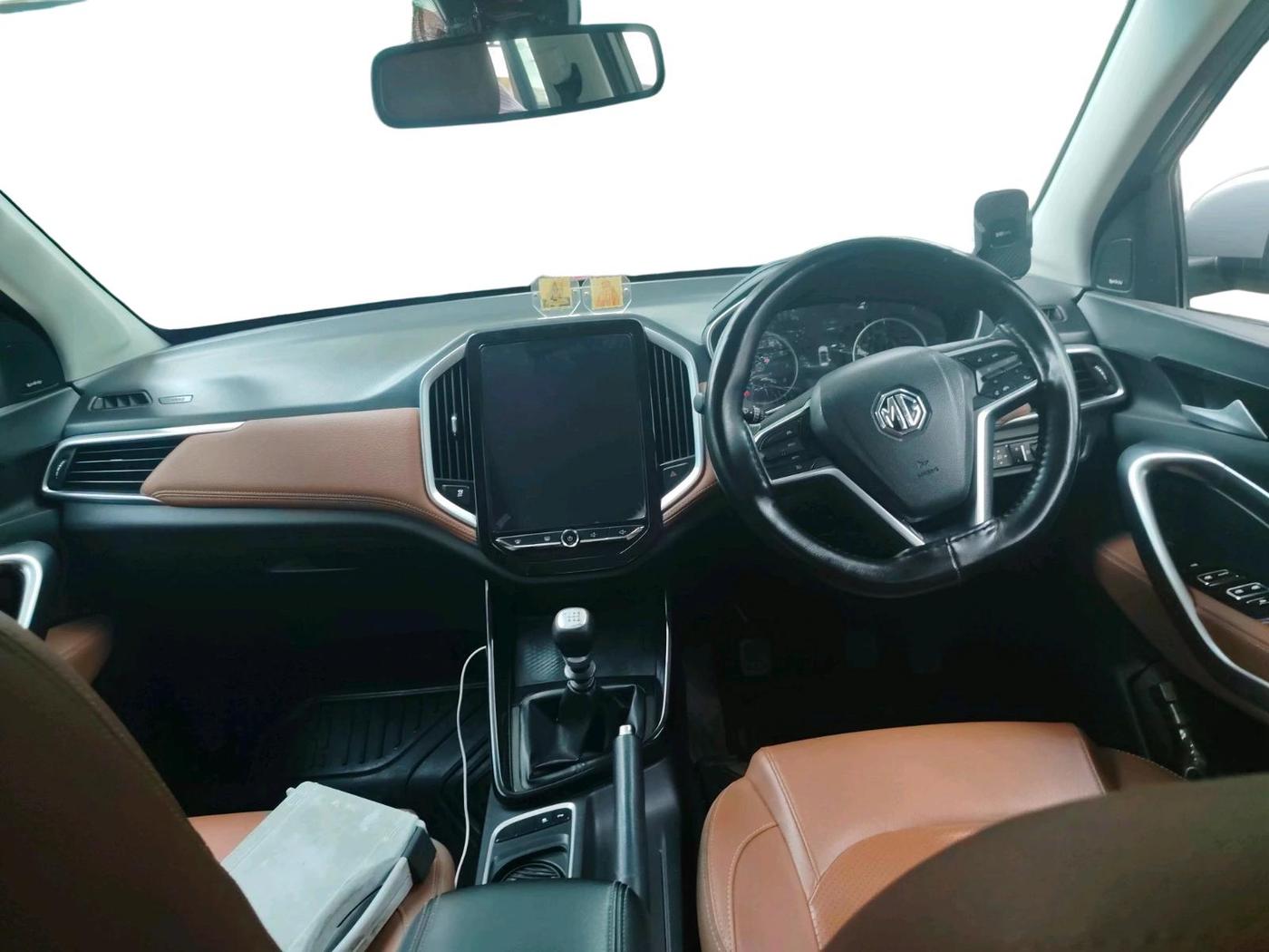 2021 MG HECTOR PLUS SELECT 2.0 DIESEL TURBO MT 7-STR, Diesel, Manual, 84,543 km, interior