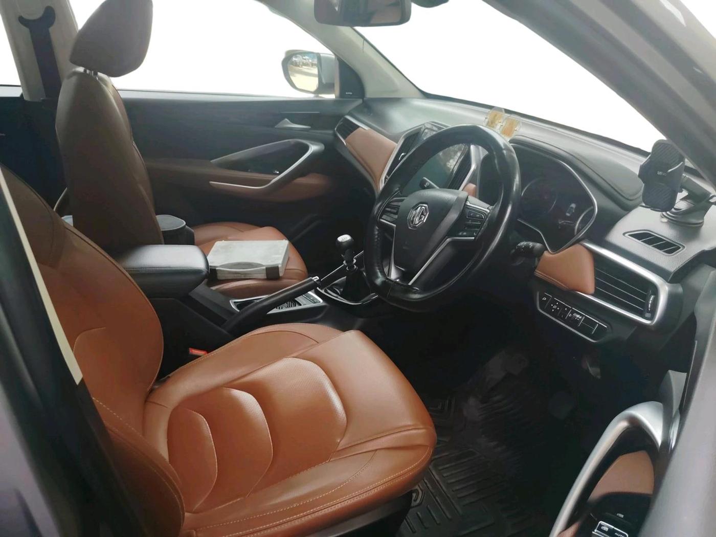 2021 MG HECTOR PLUS SELECT 2.0 DIESEL TURBO MT 7-STR, Diesel, Manual, 84,543 km, interior