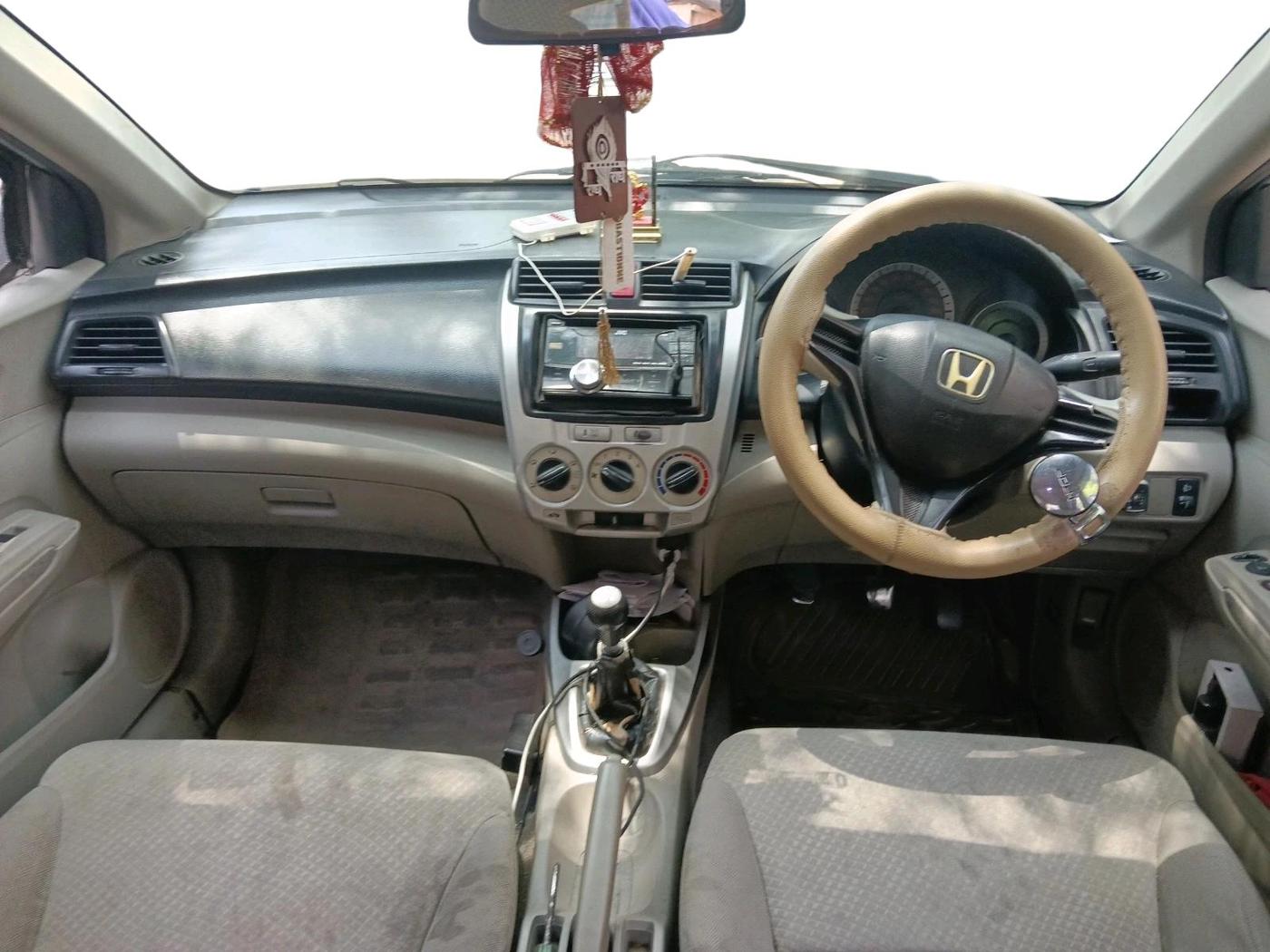 2011 Honda City 1.5L I-VTEC E MT, CNG, Manual, 1,53,795 km, interior