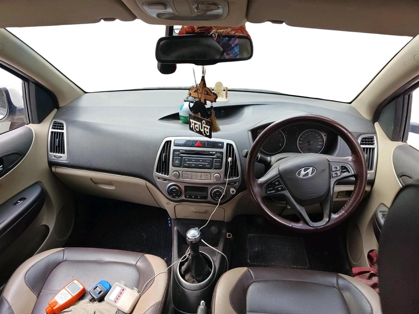 2013 Hyundai i20 SPORTZ 1.2, Petrol, Manual, 72,795 km, interior
