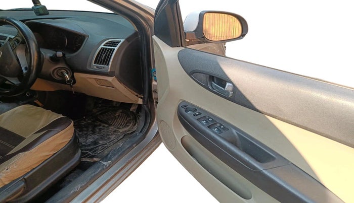 2012 Hyundai i20 SPORTZ 1.2, Petrol, Manual, 1,31,289 km, interior