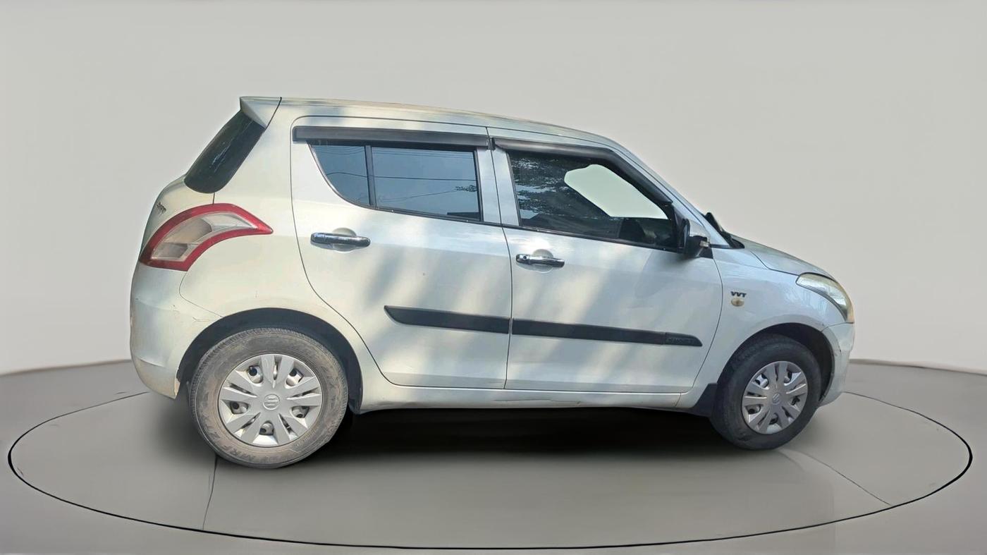 2015 Maruti Swift LXI (O), CNG, Manual, 79,472 km, exterior