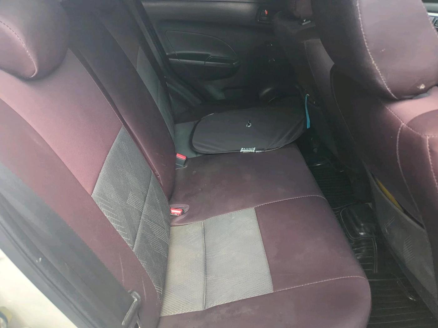 2015 Maruti Swift LXI (O), CNG, Manual, 79,472 km, interior