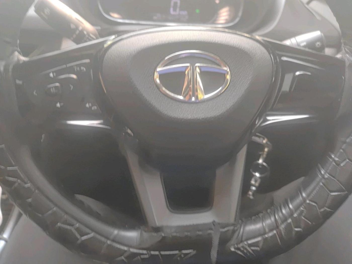 2022 Tata NEXON XM PLUS SUNROOF PETROL, Petrol, Manual, 19,912 km, interior