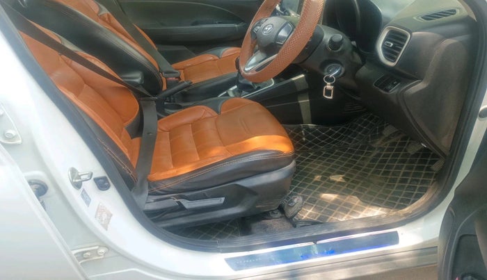 2022 Hyundai VENUE S+ 1.2, Petrol, Manual, 47,013 km, interior