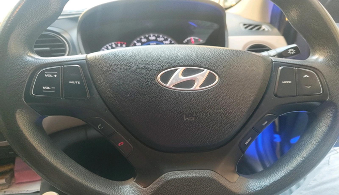 2015 Hyundai Grand i10 SPORTZ 1.2 KAPPA VTVT, CNG, Manual, 85,982 km, interior