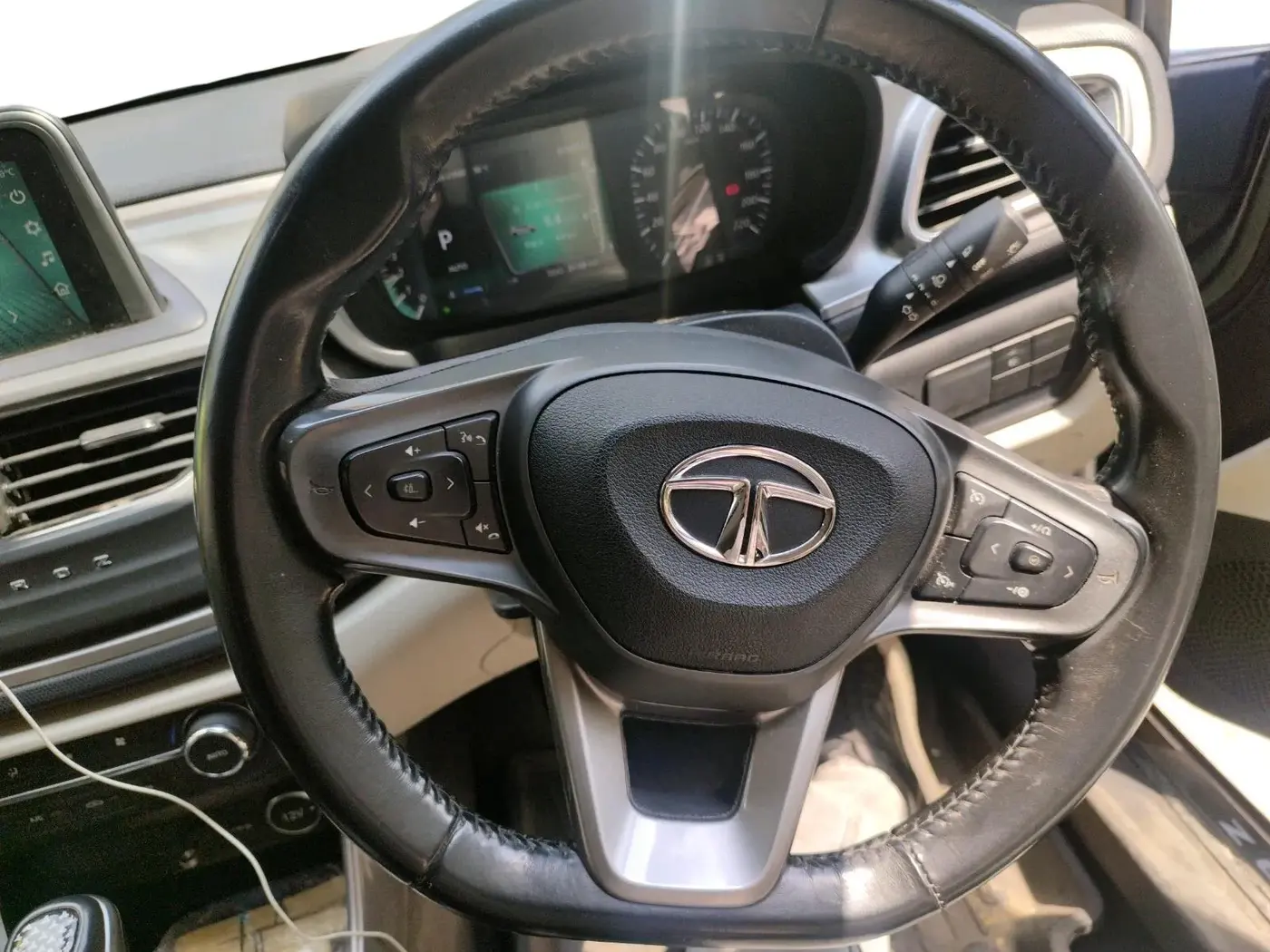 2023 Tata ALTROZ XZA, Petrol, Automatic, 21,198 km, interior