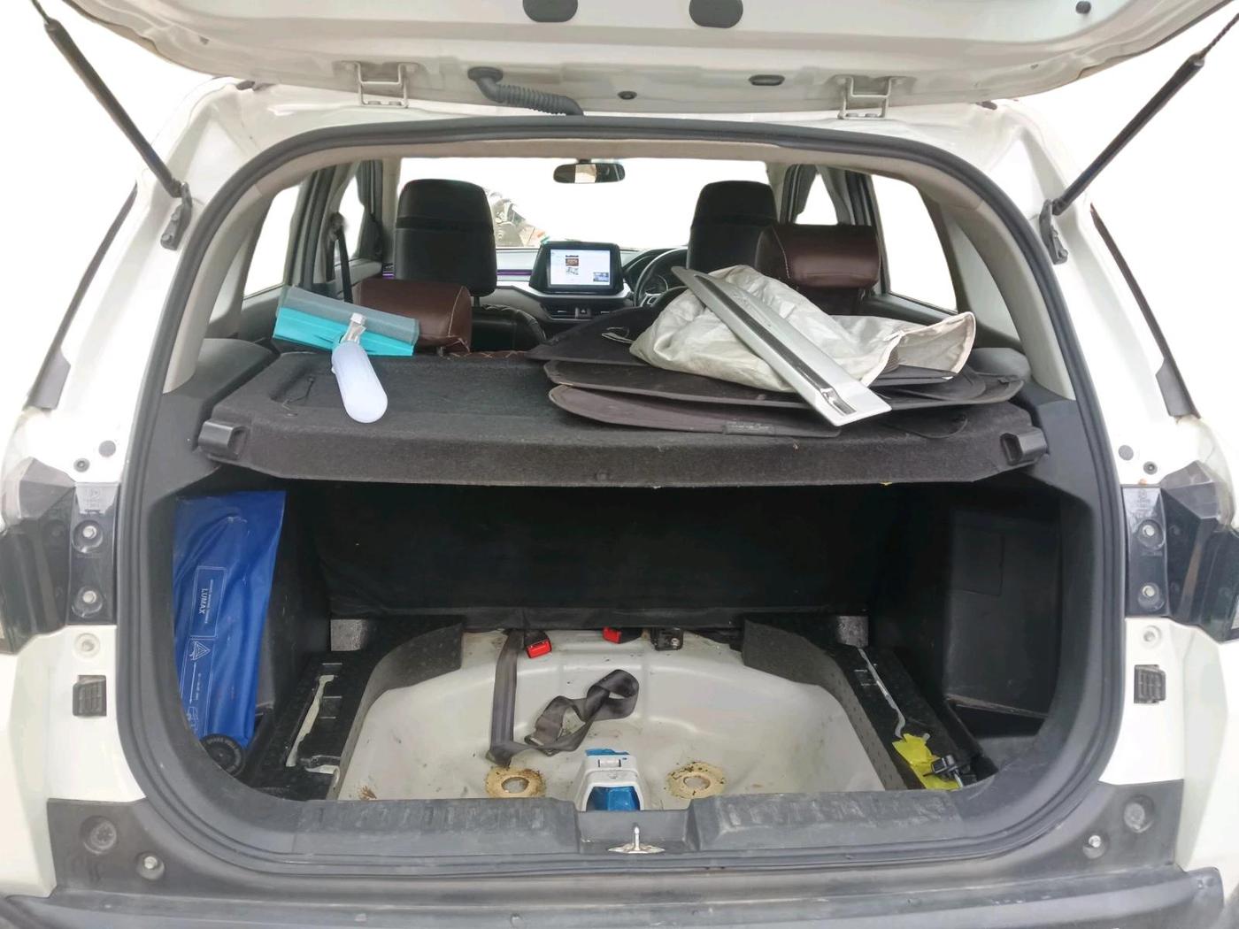 2023 Maruti BREZZA LXI SMART HYBRID, Petrol, Manual, 45,734 km, exterior