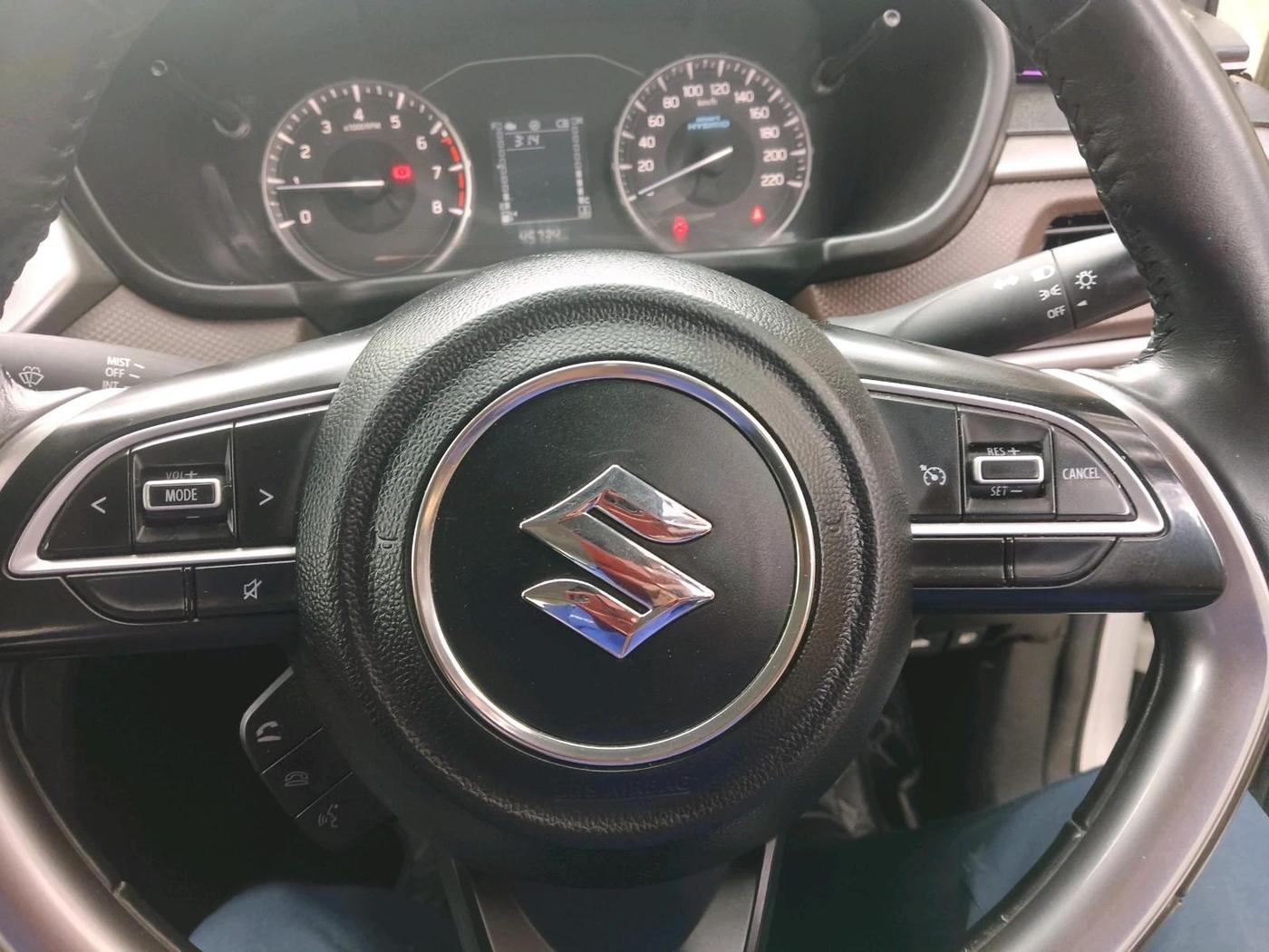 2023 Maruti BREZZA LXI SMART HYBRID, Petrol, Manual, 45,734 km, interior