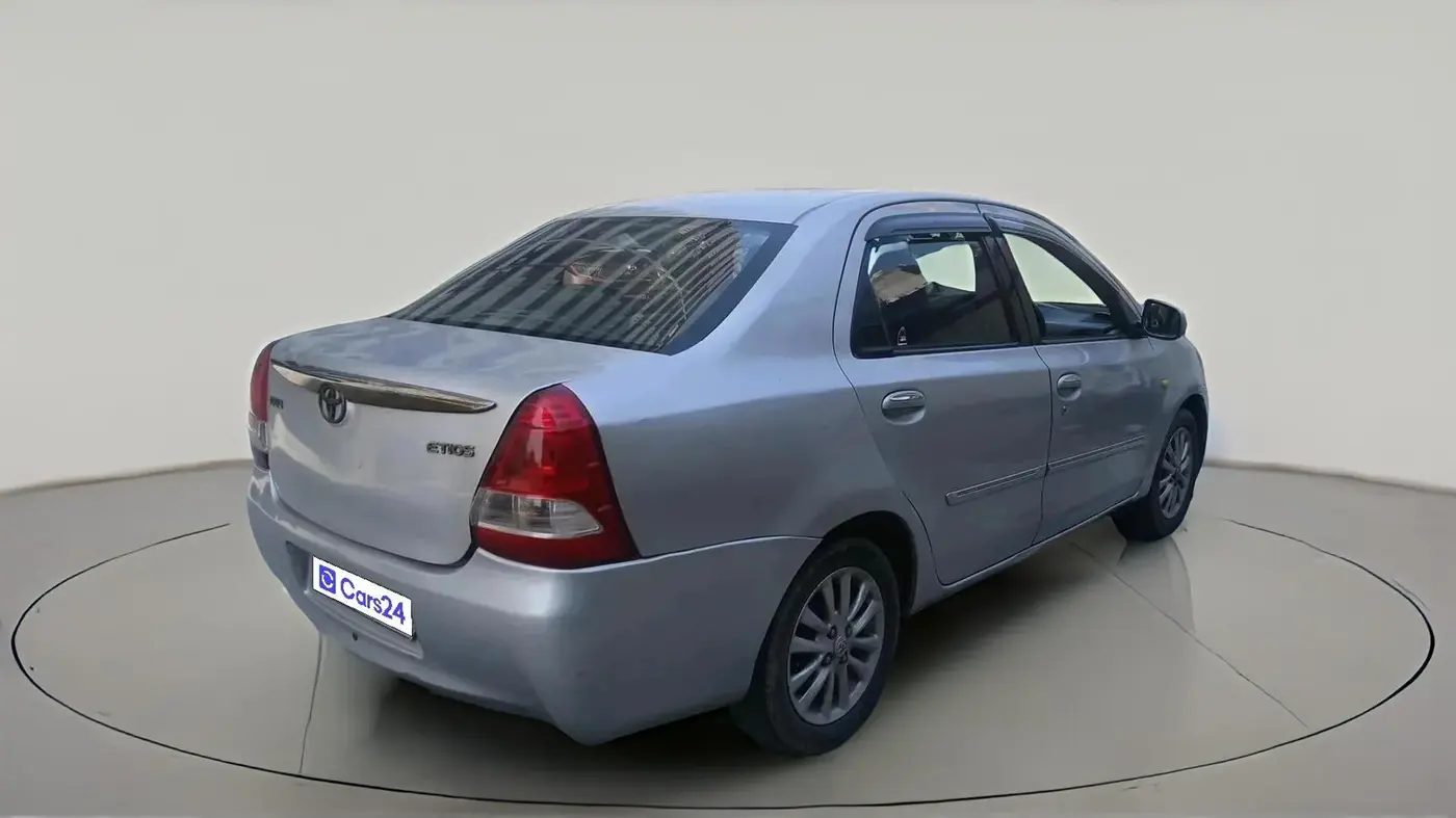 2011 Toyota Etios VX, CNG, Manual, 1,81,692 km, exterior
