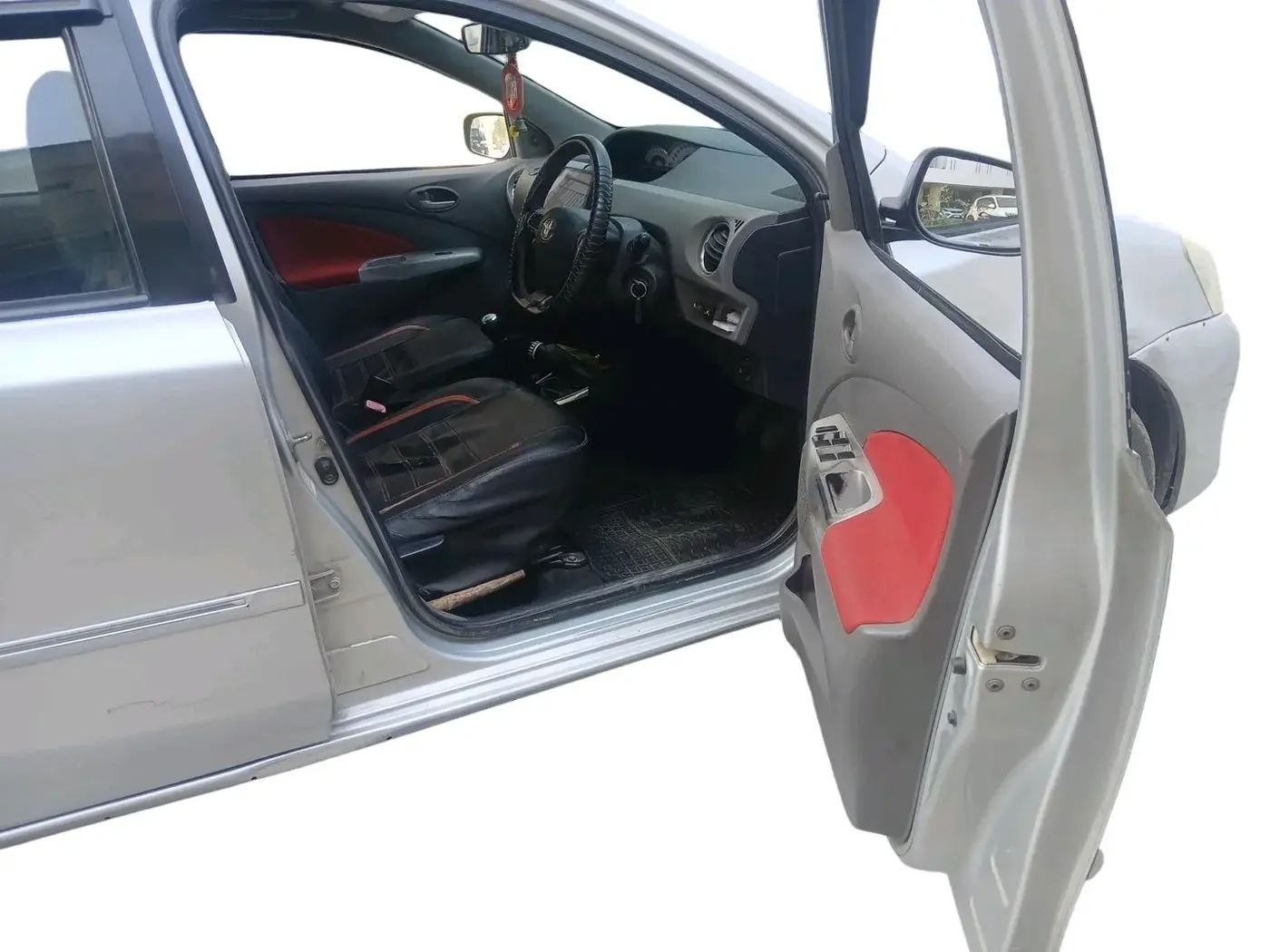 2011 Toyota Etios VX, CNG, Manual, 1,81,692 km, interior