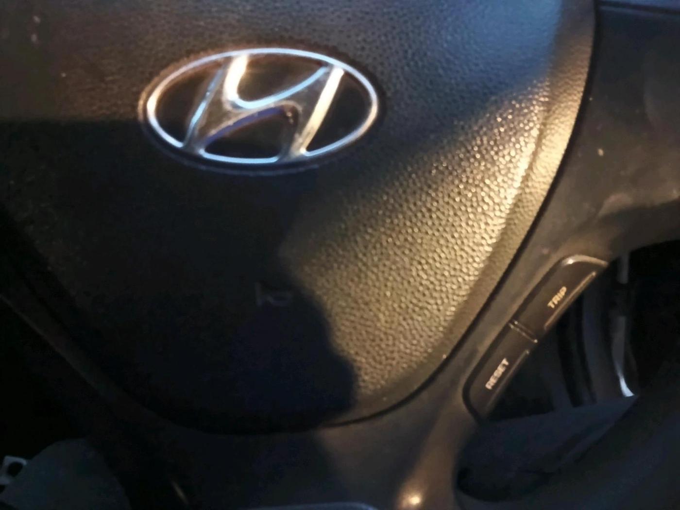 2014 Hyundai Grand i10 MAGNA 1.2 KAPPA VTVT, Petrol, Manual, 1,04,510 km, interior