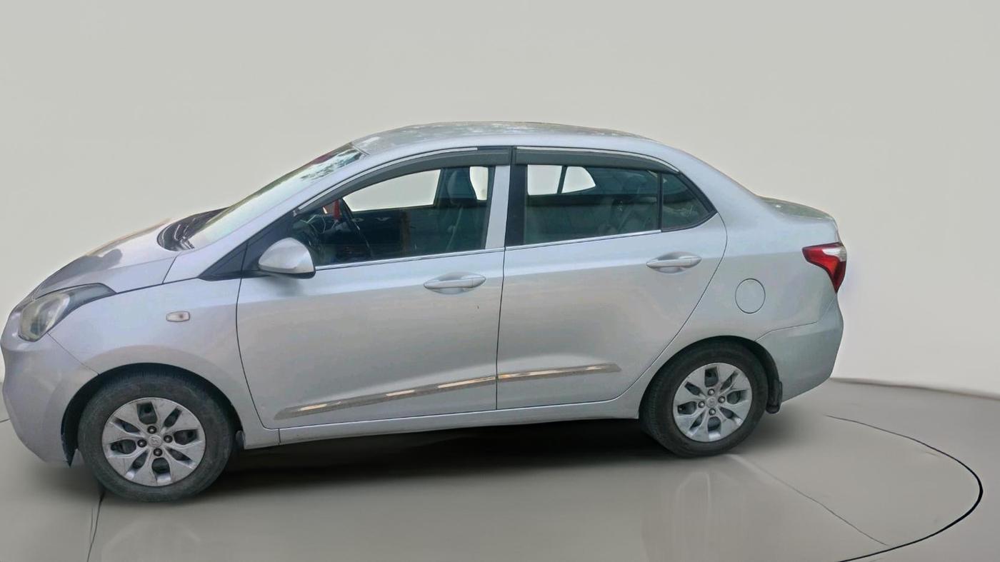 2018 Hyundai Xcent E+, CNG, Manual, 1,64,891 km, exterior