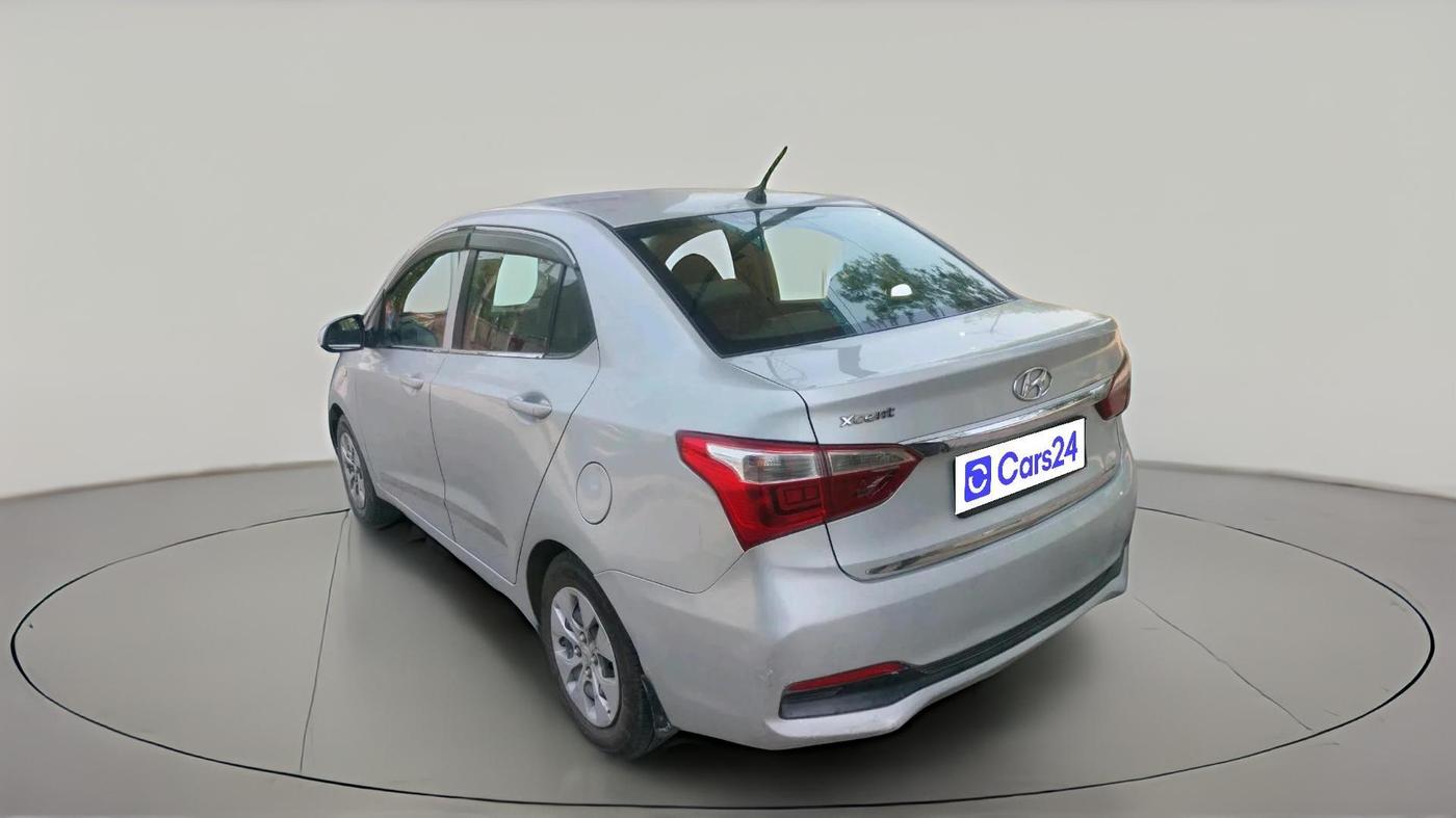 2018 Hyundai Xcent E+, CNG, Manual, 1,64,891 km, exterior