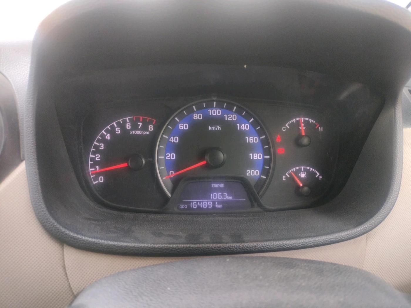 2018 Hyundai Xcent E+, CNG, Manual, 1,64,891 km, interior