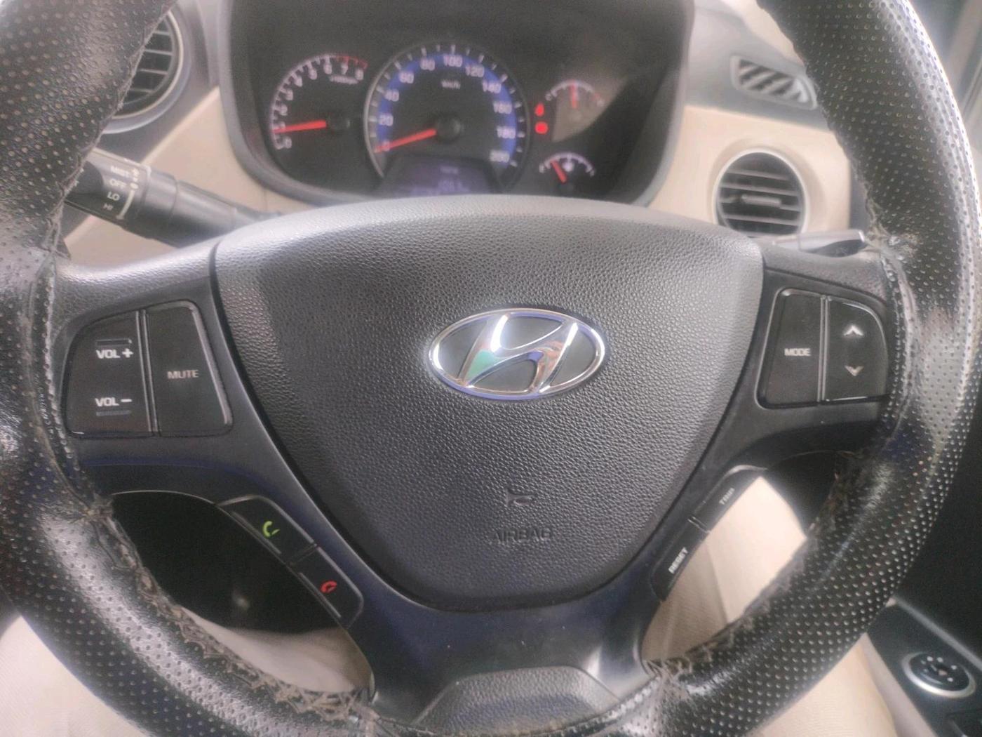 2018 Hyundai Xcent E+, CNG, Manual, 1,64,891 km, interior
