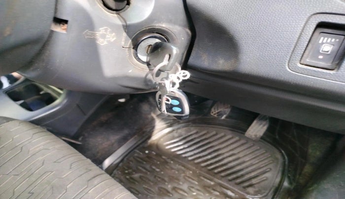 2011 Maruti Swift Dzire LXI, Petrol, Manual, 1,12,739 km, interior