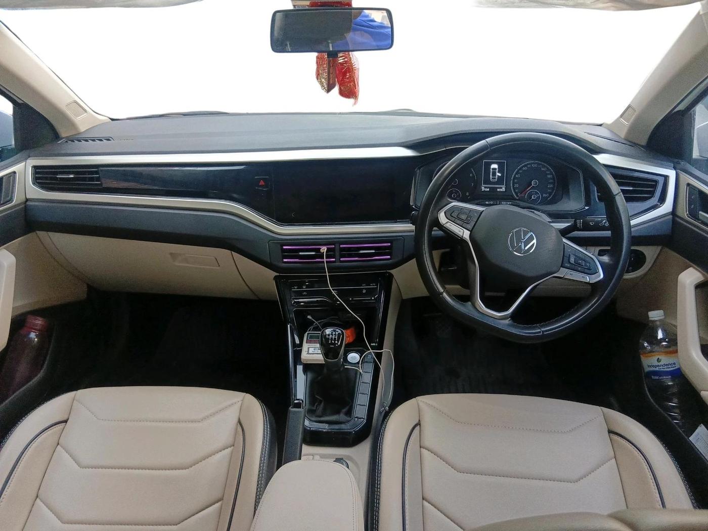 2024 Volkswagen VIRTUS HIGHLINE TSI 1.0 MT, Petrol, Manual, 27,154 km, interior