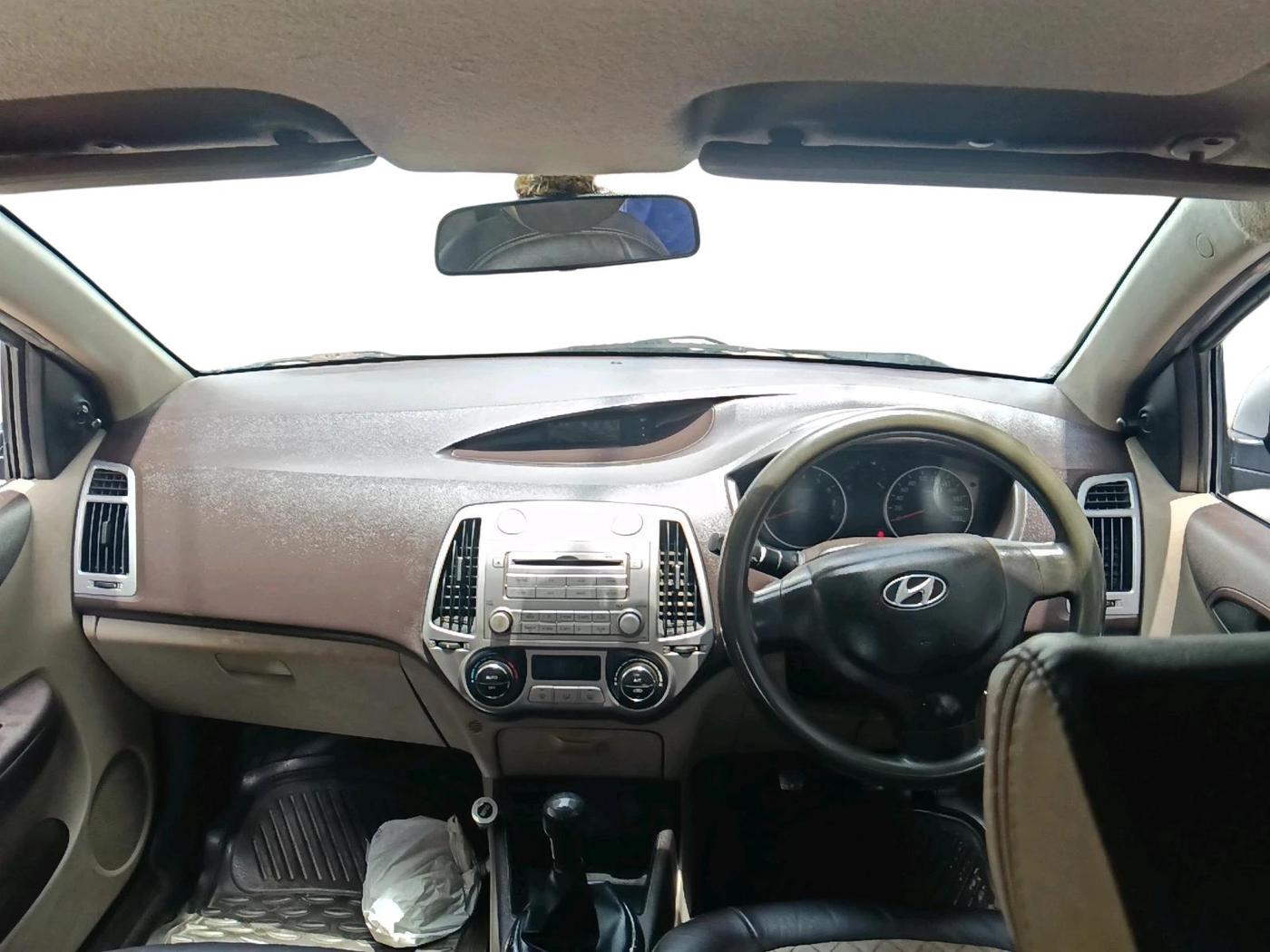 2011 Hyundai i20 MAGNA 1.2, Petrol, Manual, 91,748 km, interior
